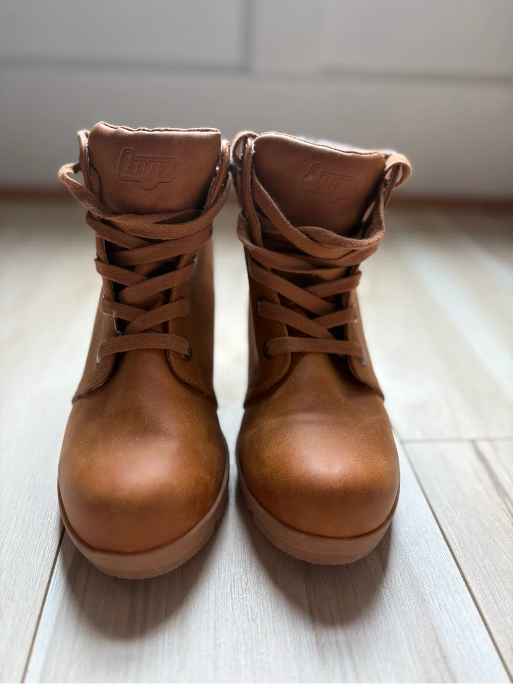 Lugz classic tan